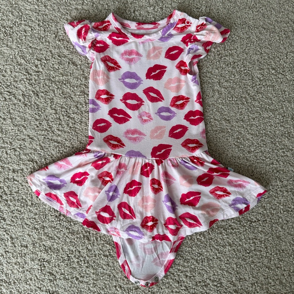 Posh Peanut Lola Ruffled Cap Sleeve Twirl Bodysuit (6-12m)